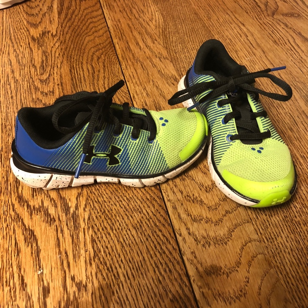 Underarmor boys shoes 👟